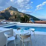Vistas Maryvilla Vistas A La Piscina アパート カルプ