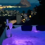 Vistas Maryvilla Vistas A La Piscina * カルプ