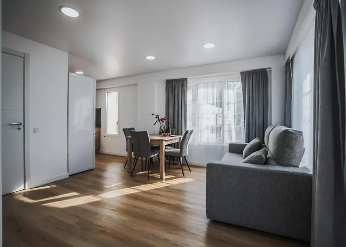 Vistas Maryvilla Vistas A La Piscina Apartament *